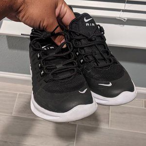 Kids Nike Air Max like new. Barely used